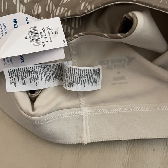 Old Navy Active Sports Bra - Picture 3 of 3